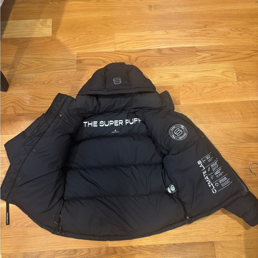 Aritzia super puff short black - Picture 4 of 6